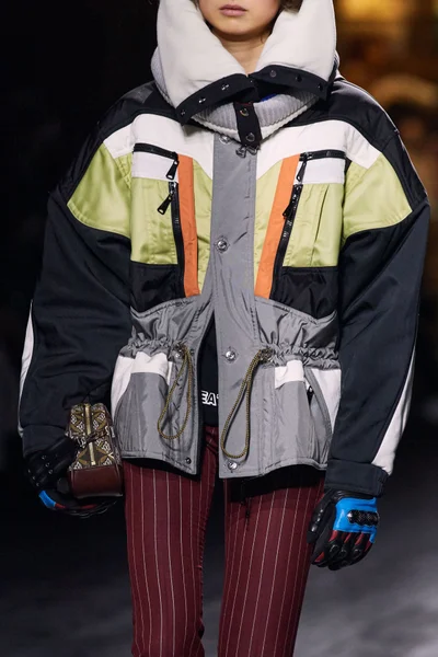 Look 8